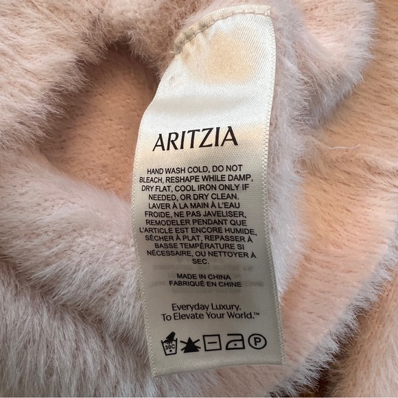 Aritzia Sunday Best Fuzzy Sweater size 2XS – Blush Pink Eyelash Knit Crewneck - Picture 6 of 7